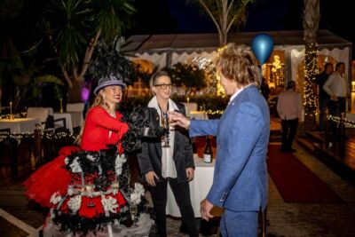 Costa del Sol Community Pulls Together to Fund Local Homeless Shelter!